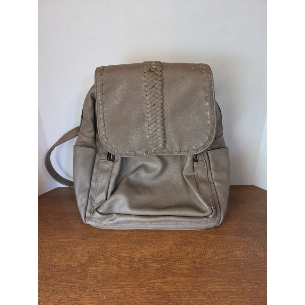 Beautiful Revive Vintage Tan Vegan Backpack Magnetic‎ Clousure Brown Zip